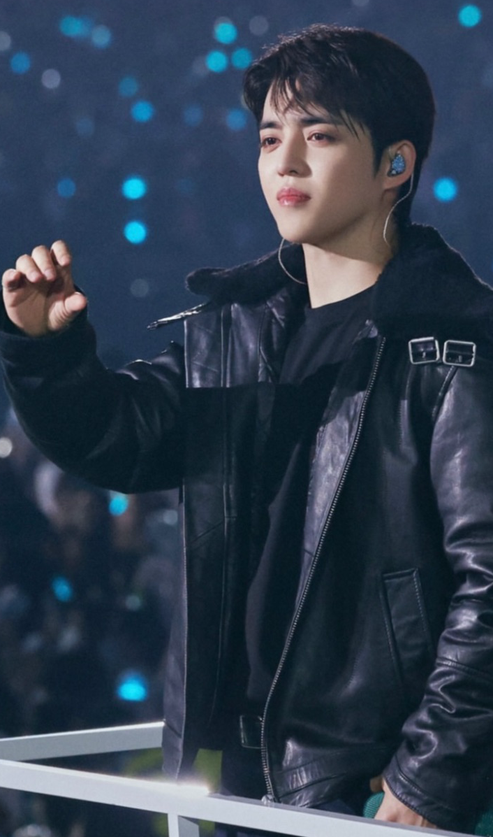 Fandom-recommended wallpaper image of S.Coups (SEVENTEEN)