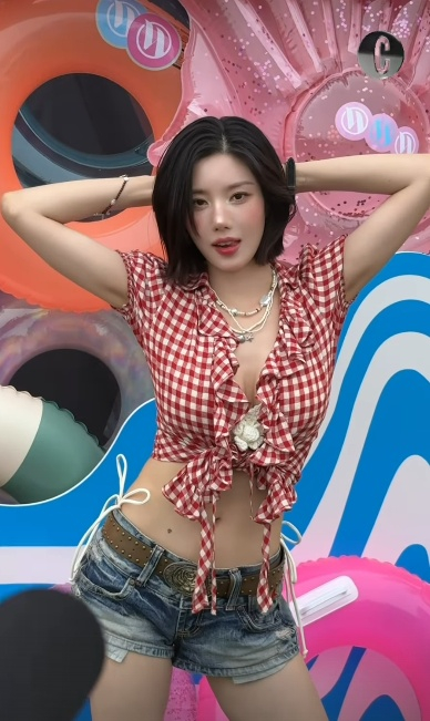 Recent activity shot of Kwon Eunbi