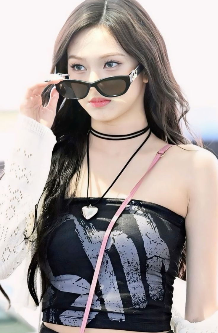 치키타 (BABYMONSTER)의 비하인드 컷
