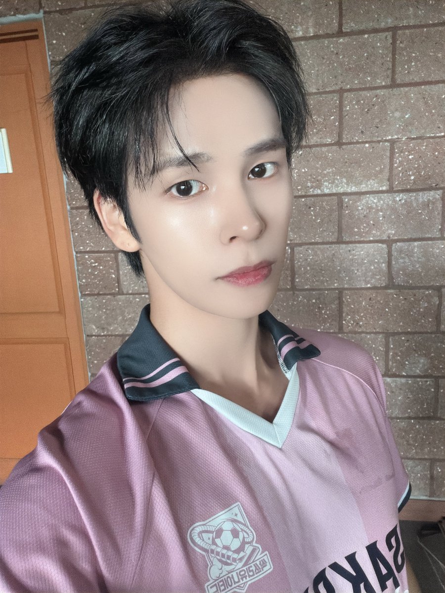 A moment captured by CRAVITY's fan