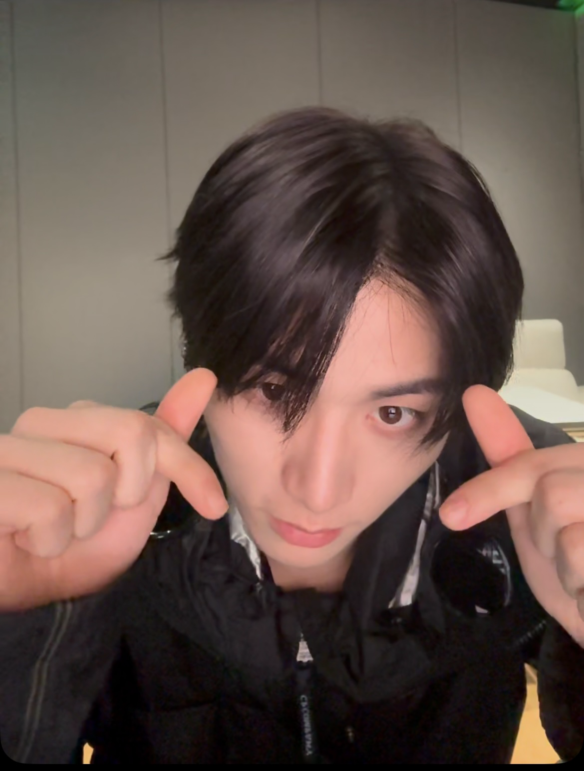 Behind-the-scenes cut of Taesan (BOYNEXTDOOR)