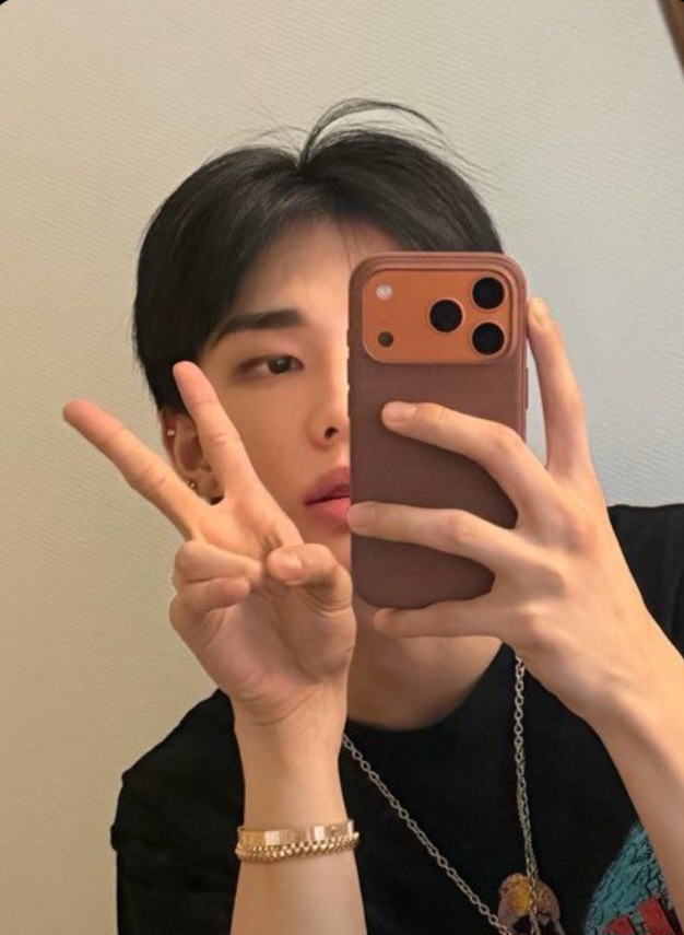 A moment captured by HyunJin (Loossemble)'s fan