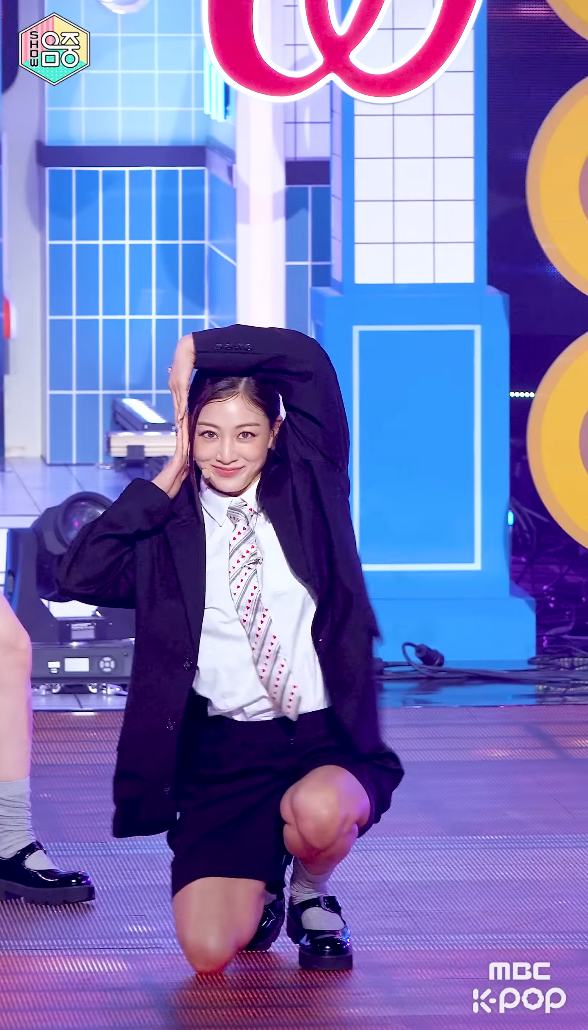 Today's most popular wallpaper in the Jihyo (TWICE) community