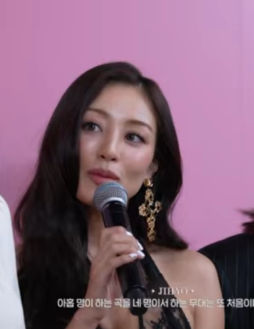 Behind-the-scenes cut of Jihyo (TWICE)