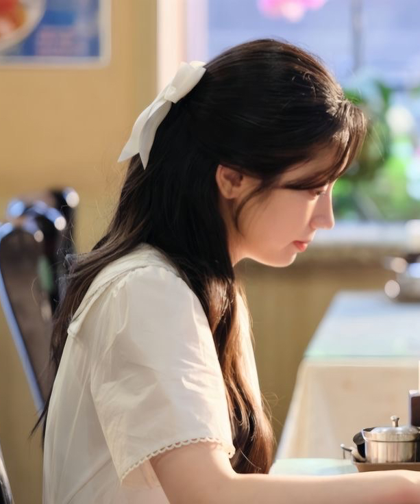 Behind-the-scenes cut of Dahyun (TWICE)
