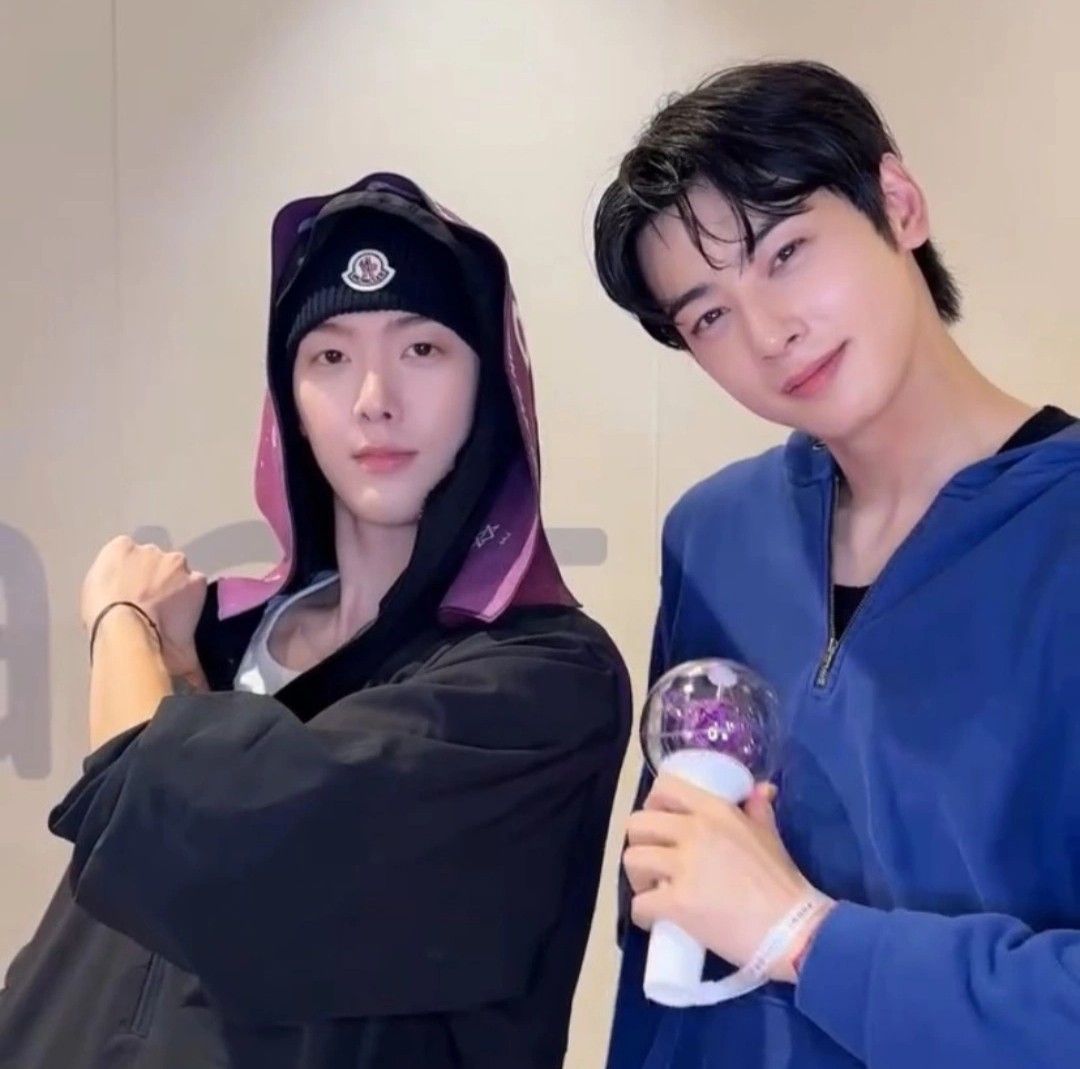 A moment captured by Eunwoo (ASTRO)'s fan