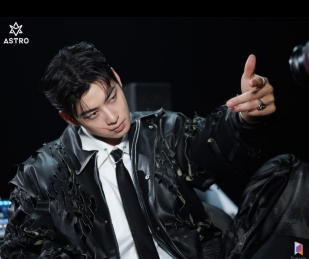 Latest photo of Eunwoo (ASTRO)