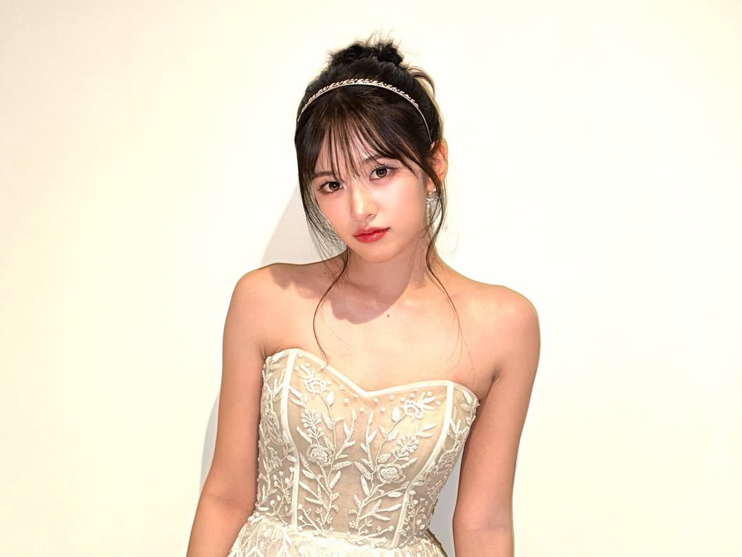 Recent activity shot of An Yujin (IVE)