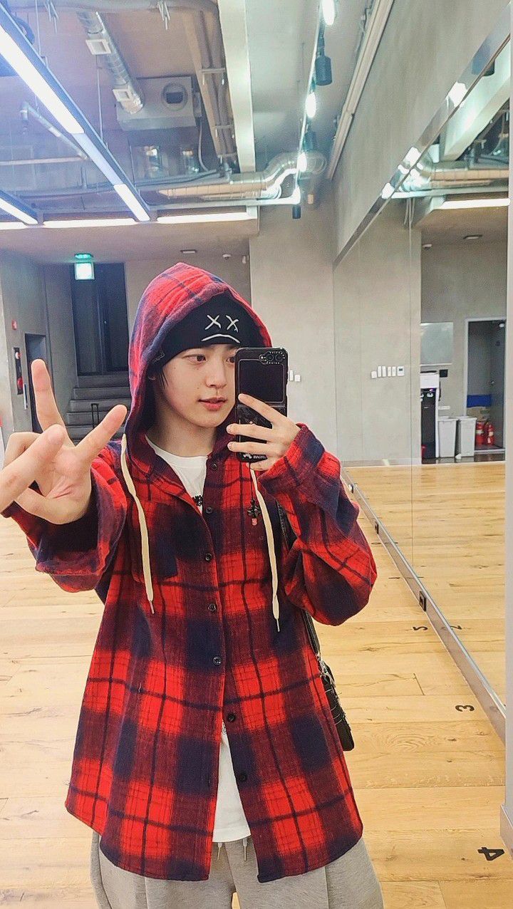 Recent activity shot of Hong Sungmin (FANTASY BOYS)