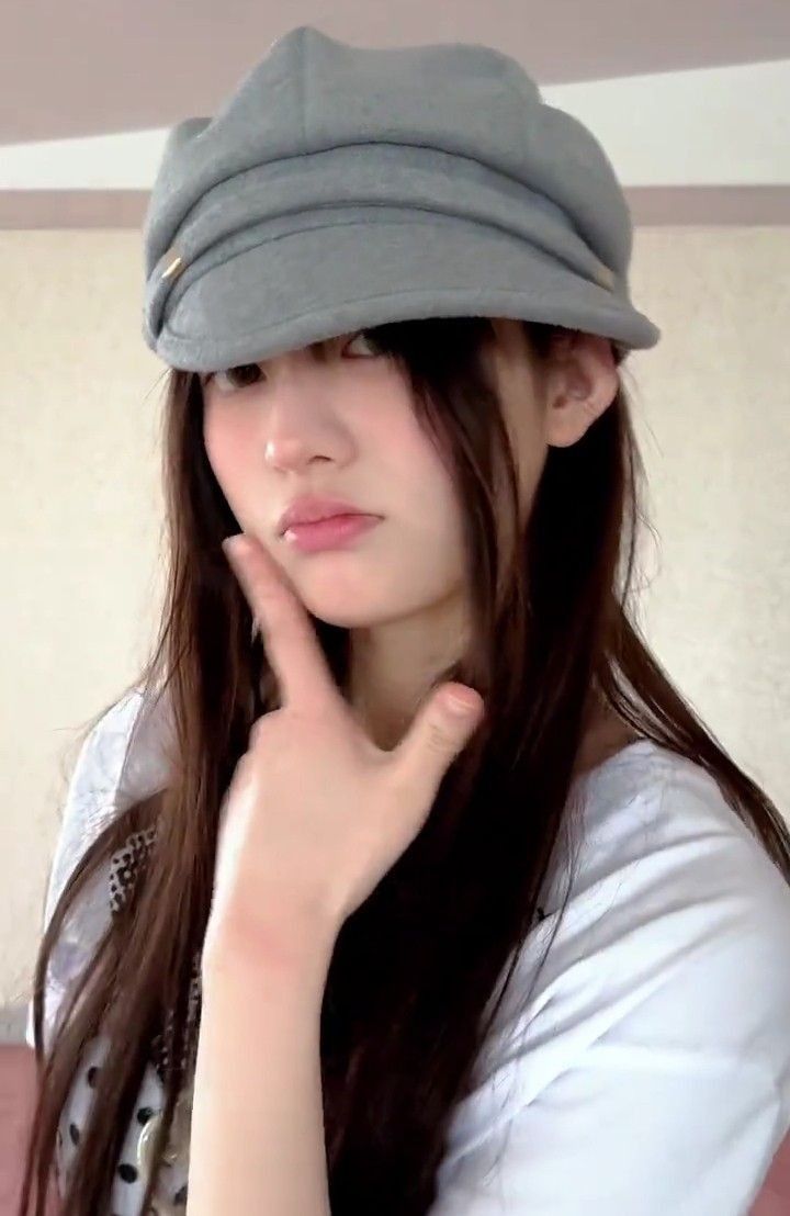 Recent activity shot of Minju (ILLIT)