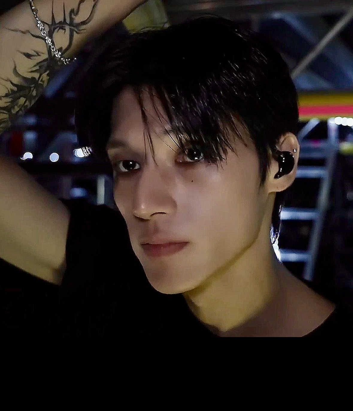Behind-the-scenes cut of Wooyoung (ATEEZ)