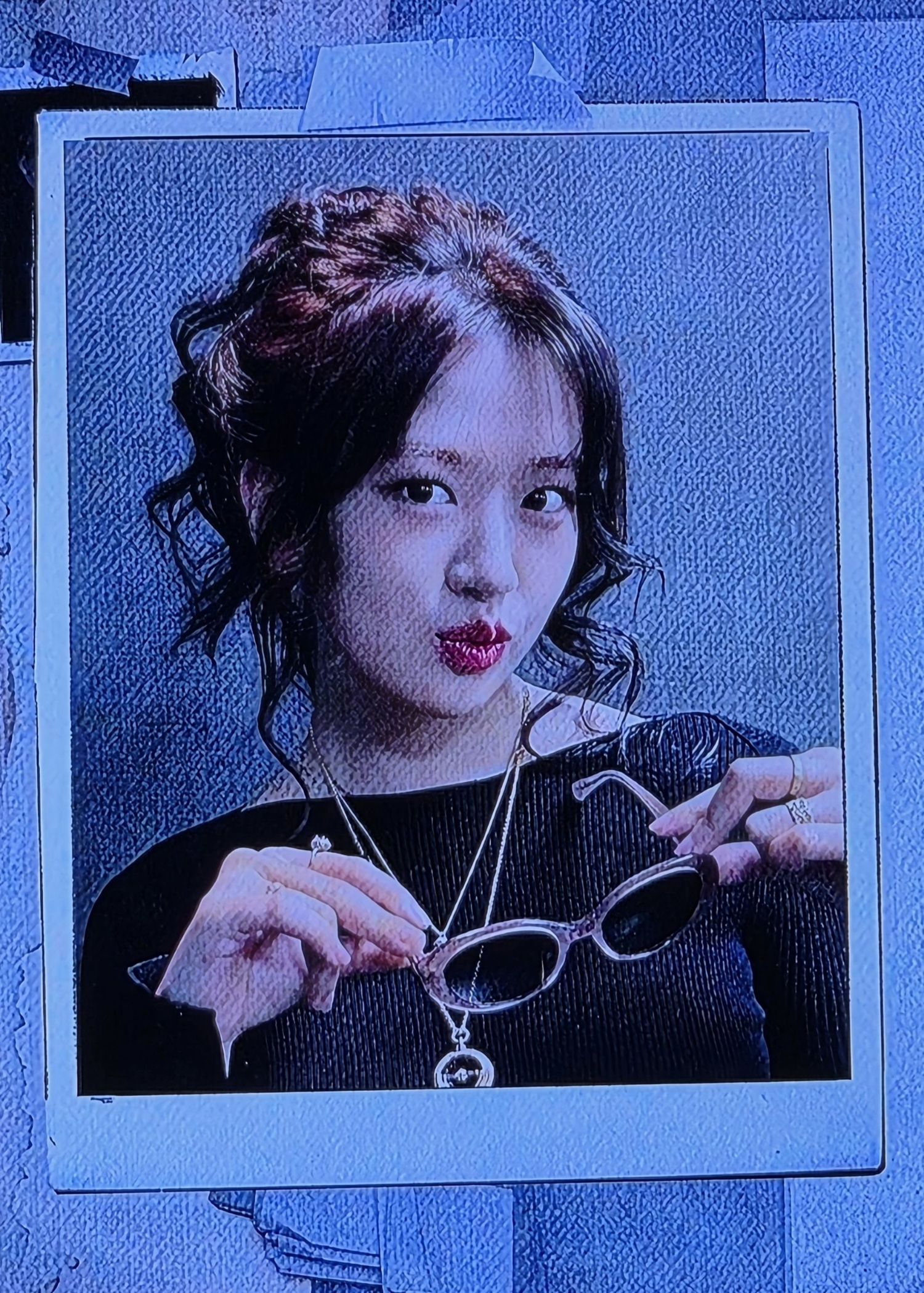 A moment captured by An Yujin (IVE)'s fan