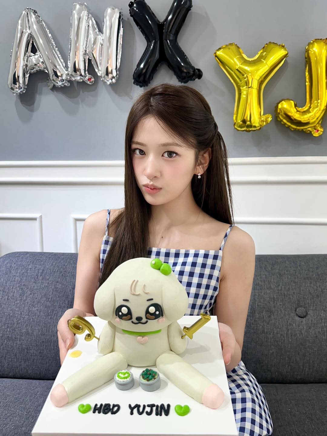Recent activity shot of An Yujin (IVE)