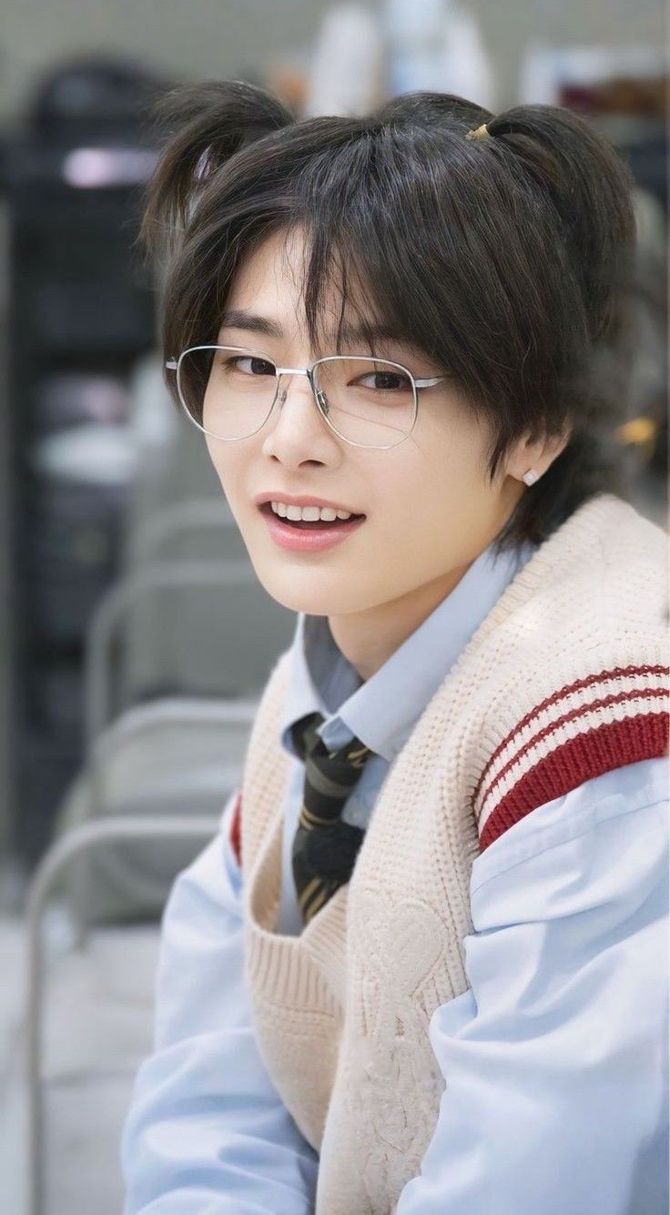 Behind-the-scenes cut of I.N (Stray Kids)
