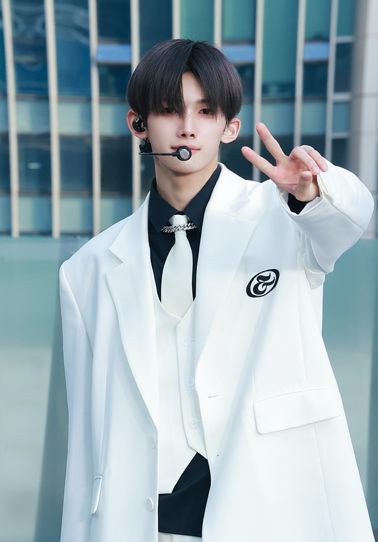 Behind-the-scenes cut of Jo (&TEAM)