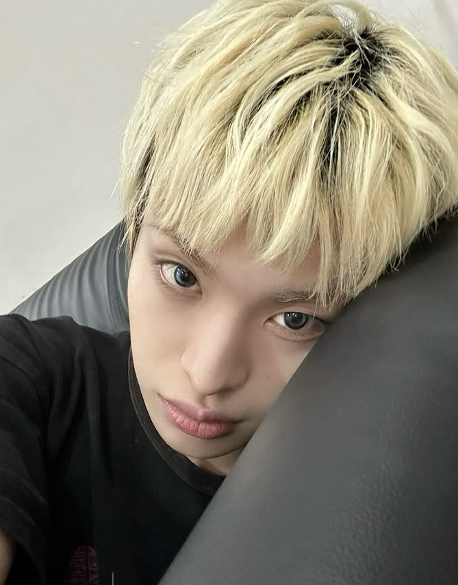 Behind-the-scenes cut of Yechan (Xikers)