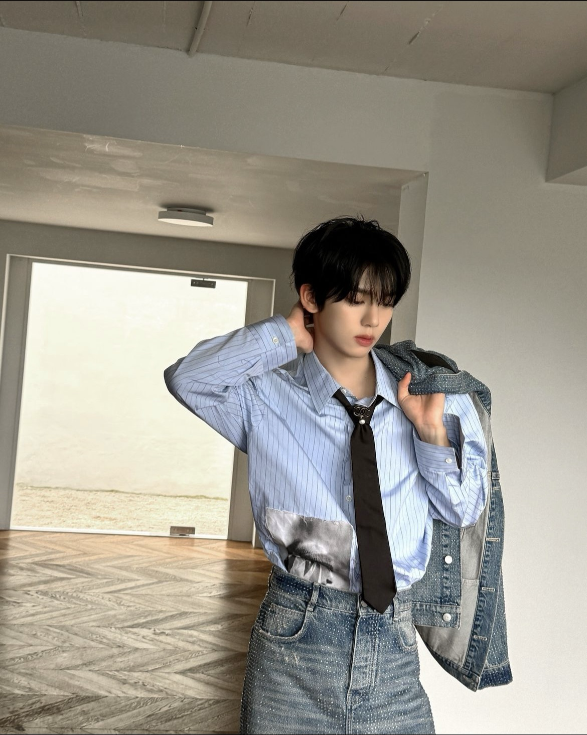 Behind-the-scenes cut of Han Yujin (ZEROBASEONE)