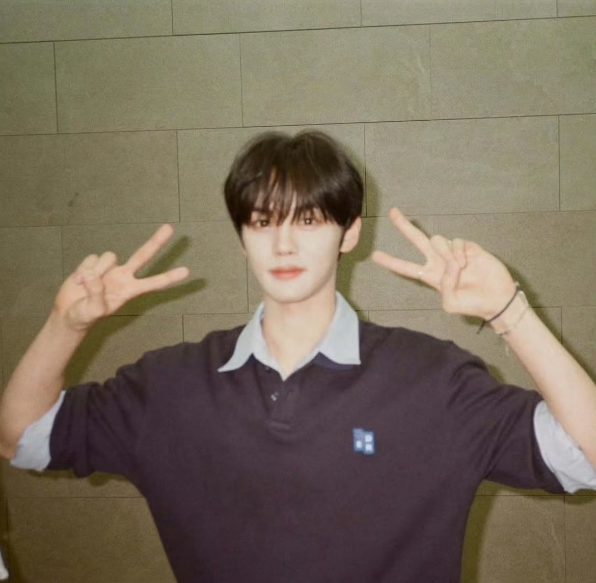 Recent activity shot of Kim Gyuvin (ZEROBASEONE)