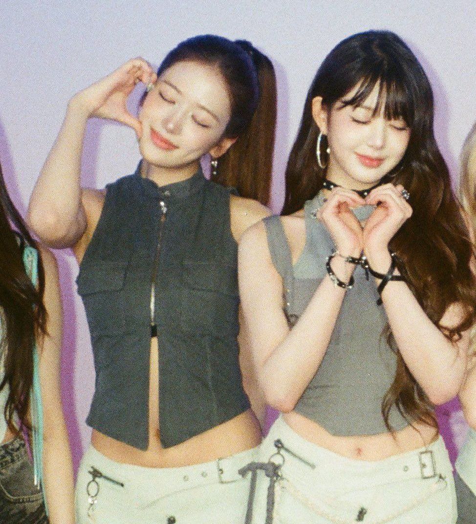 Behind-the-scenes cut of Jang Wonyoung (IVE)