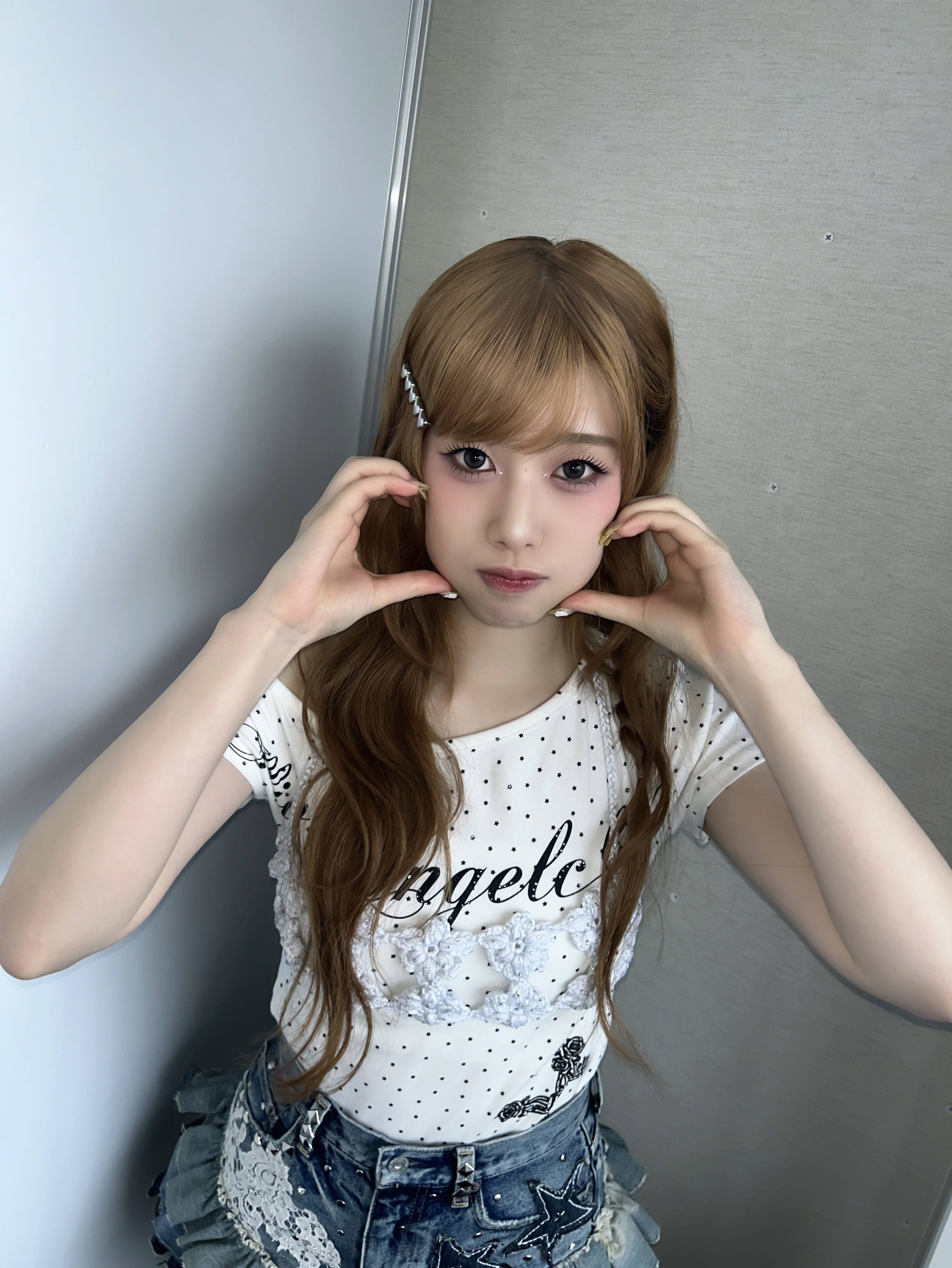 타카미 아야네 (ME:I)의 비하인드 컷
