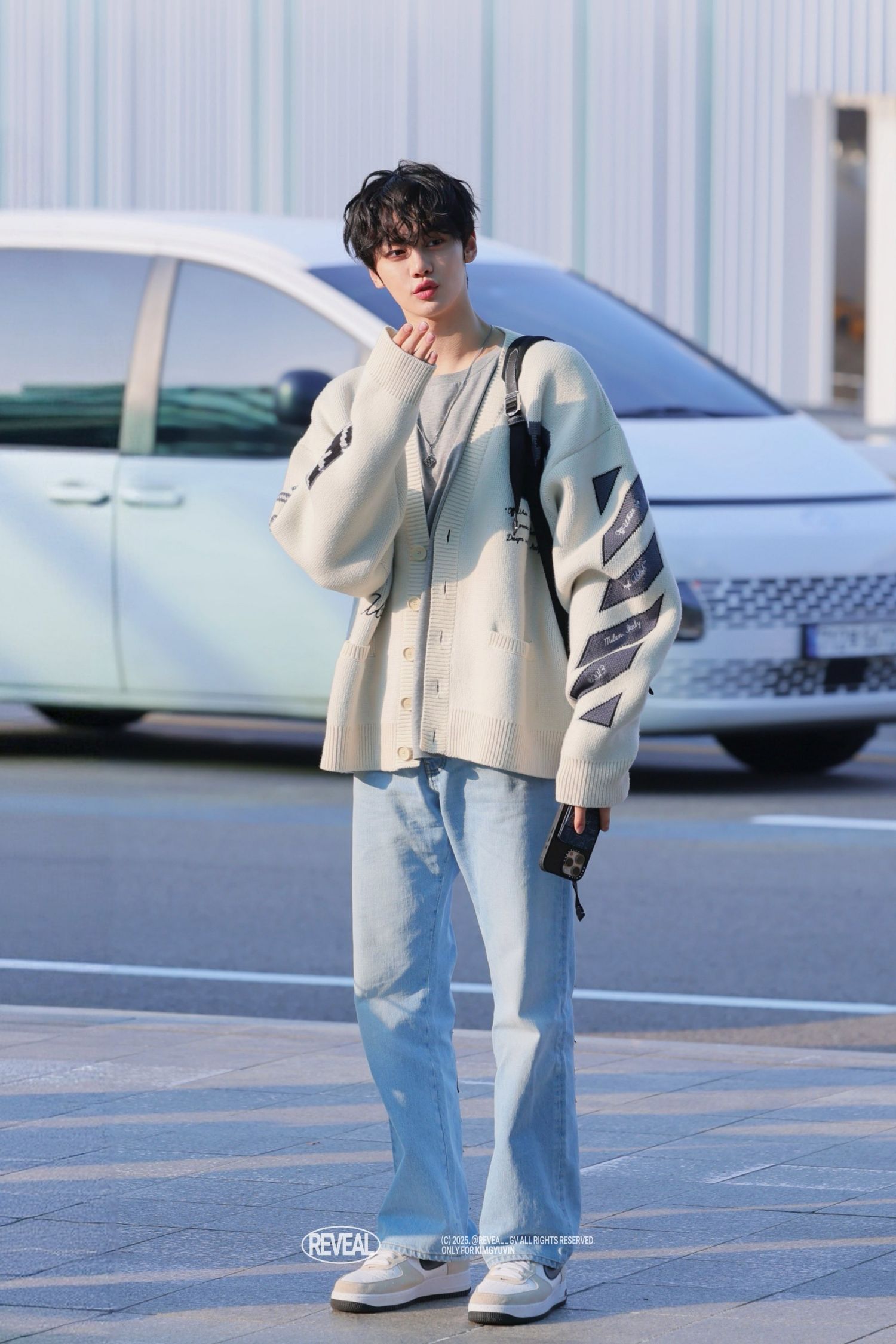 Latest photo of Kim Gyuvin (ZEROBASEONE)