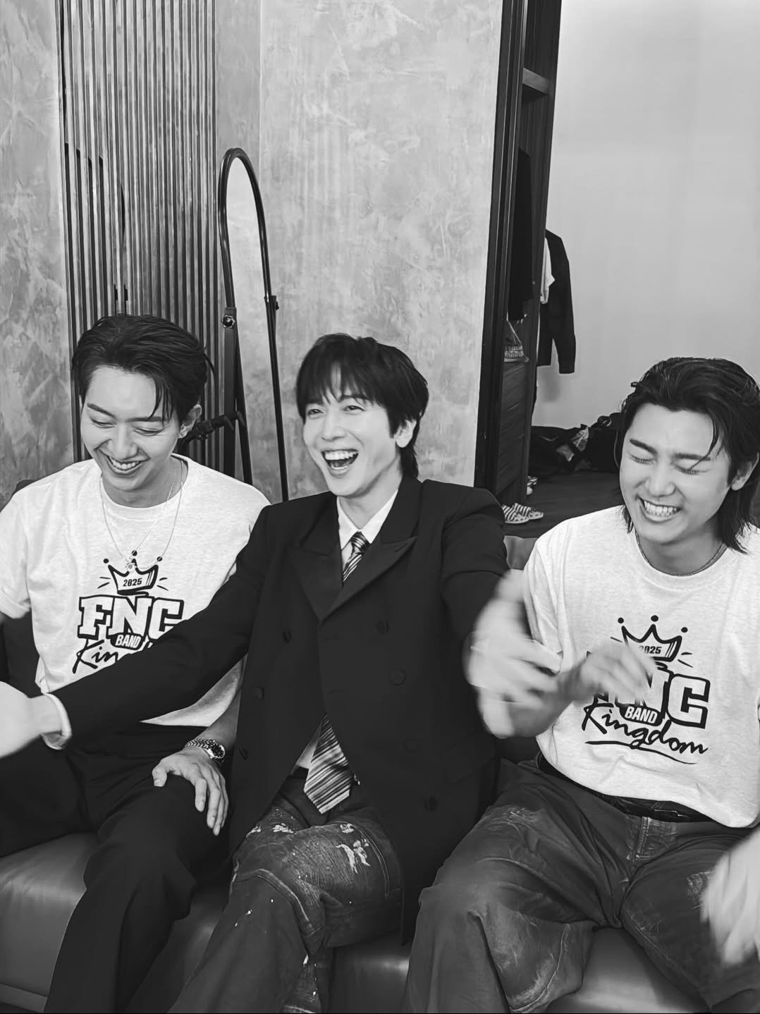 A moment captured by CNBLUE's fan