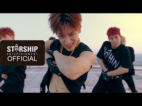 Momen yang diabadikan oleh penggemar MONSTA X