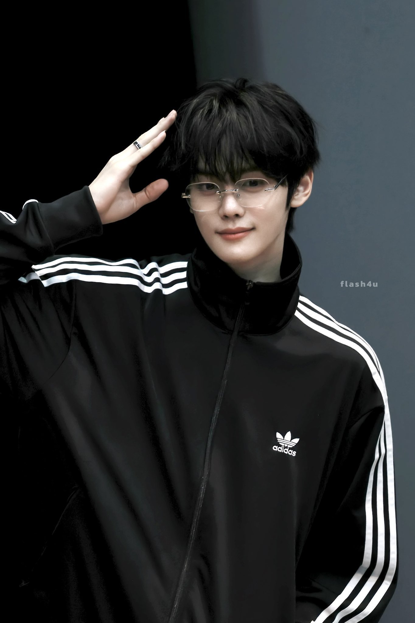 Behind-the-scenes cut of Kim Gyuvin (ZEROBASEONE)