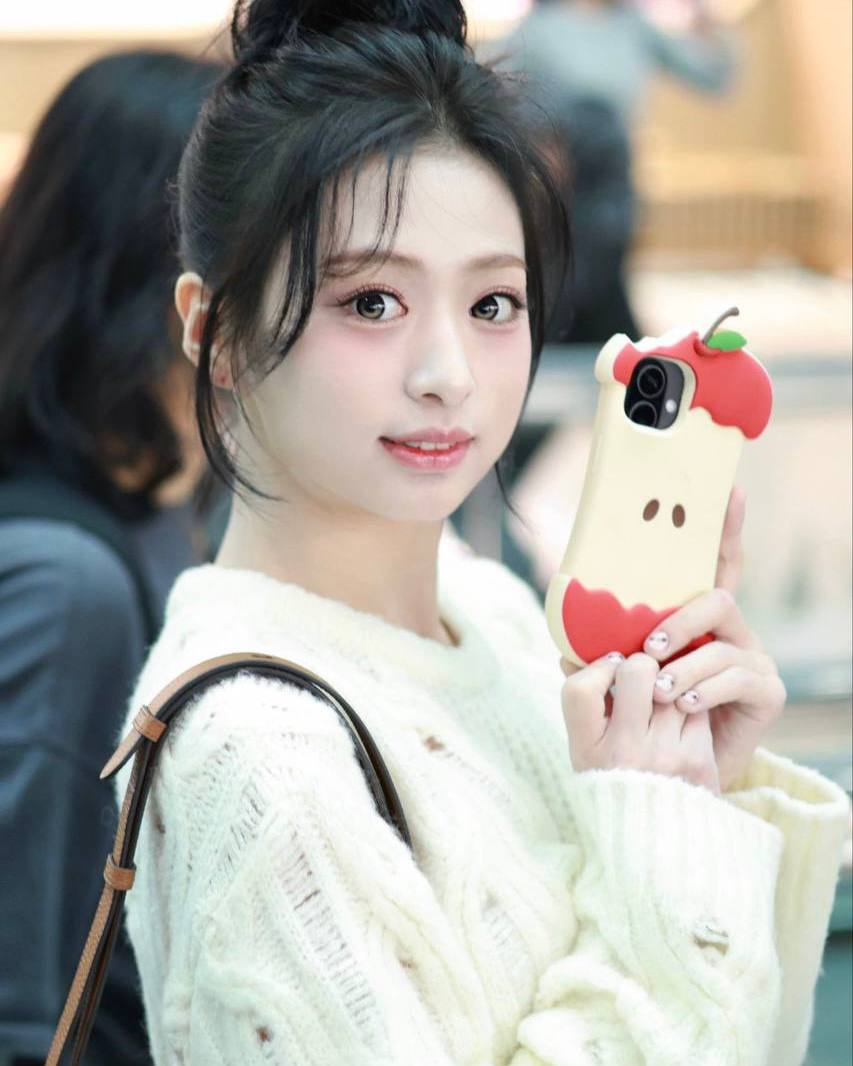 Behind-the-scenes cut of Ahyeon (BABYMONSTER)