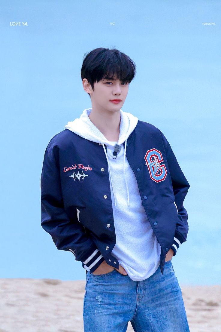 Latest photo of Kim Gyuvin (ZEROBASEONE)
