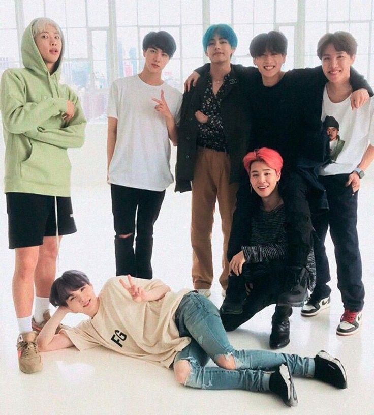Behind-the-scenes cut of BTS