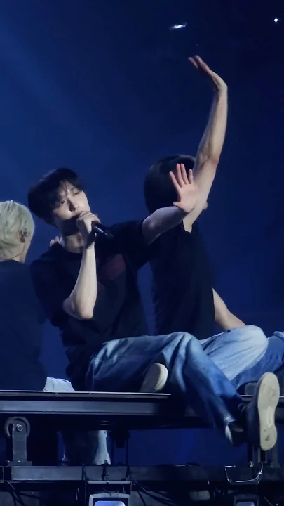 Behind-the-scenes cut of SF9