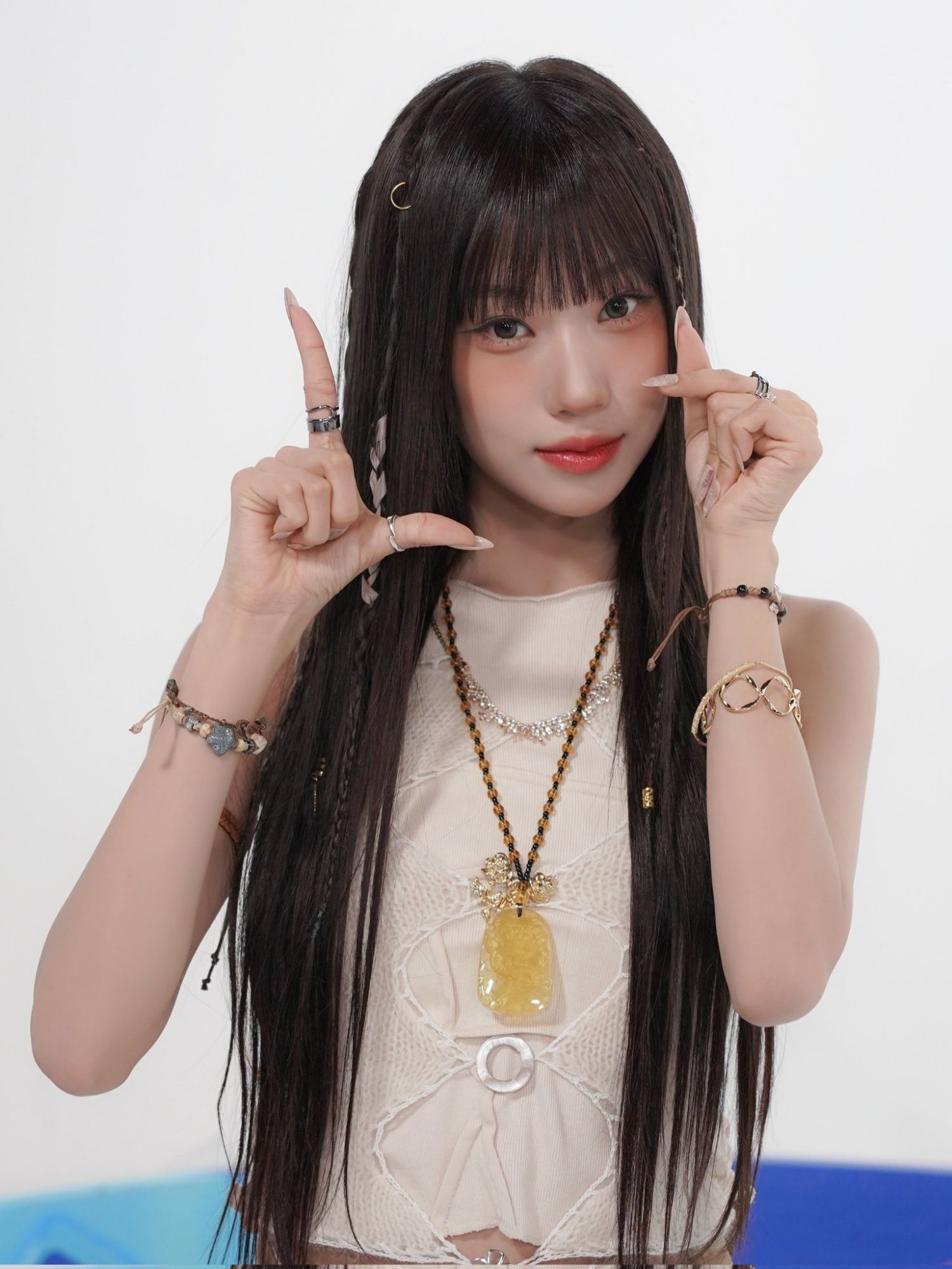 Recent activity shot of Choi Jungeun (izna)