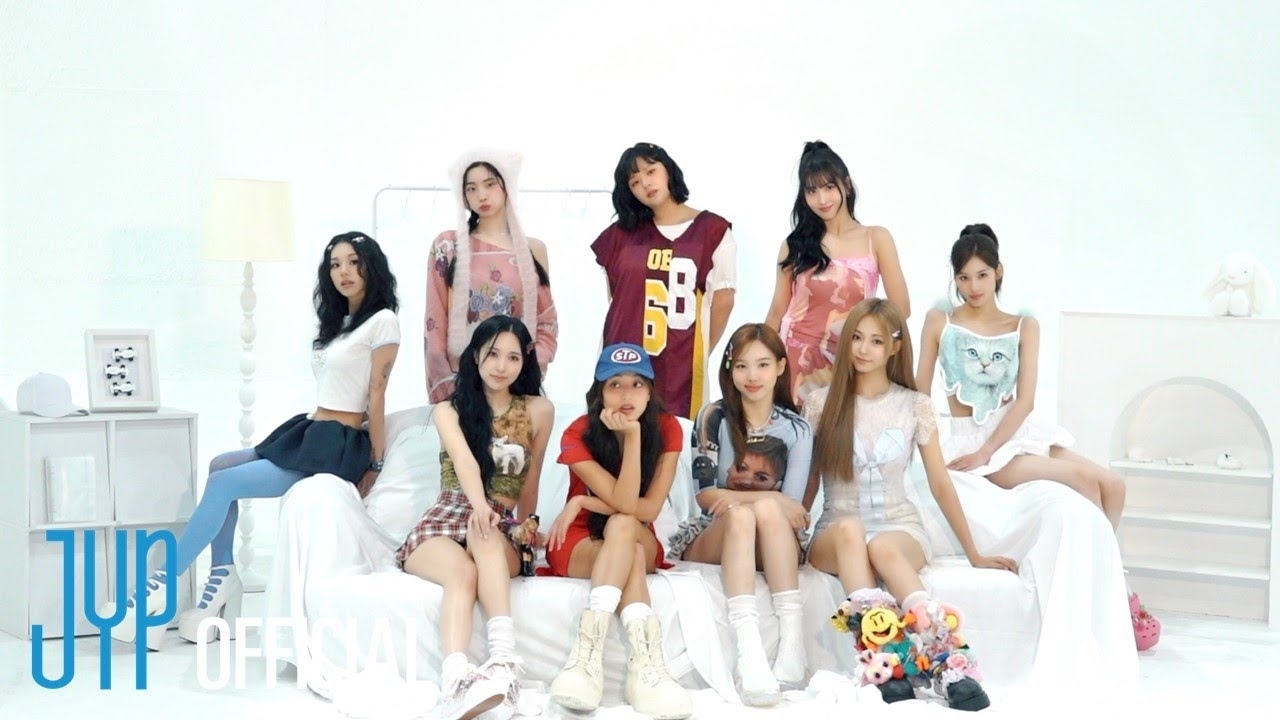 모모 (TWICE)의 최신 사진
