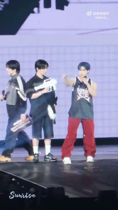 리노 (Stray Kids)의 비하인드 컷