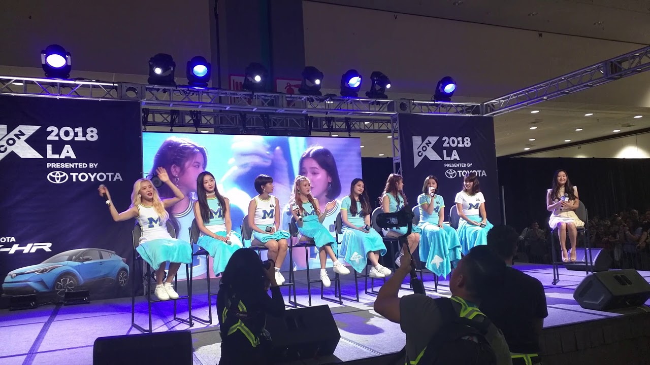 Behind-the-scenes cut of MOMOLAND