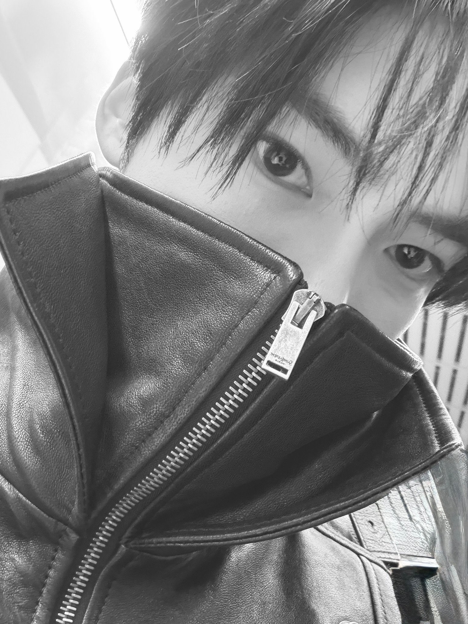 Behind-the-scenes cut of Sung Hanbin (ZEROBASEONE)