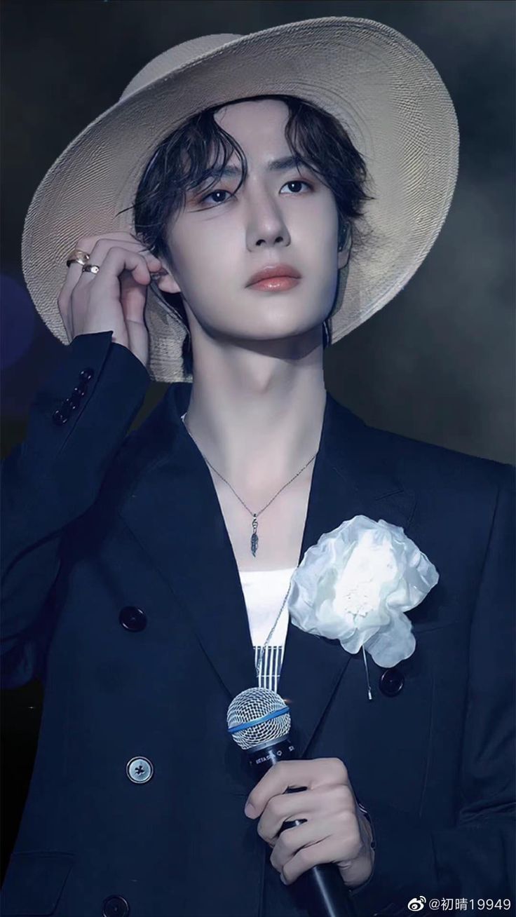 A heartfelt wallpaper shared by Wang Yibo's fans