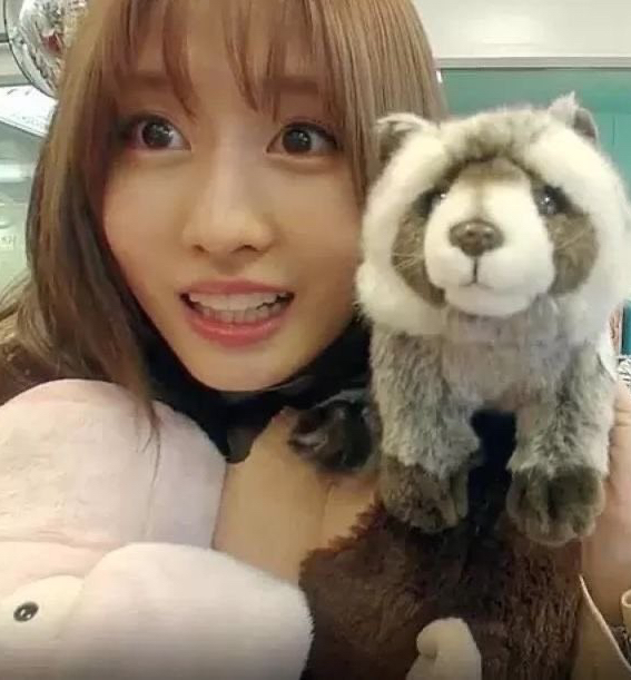 モモ (TWICE)の最新写真