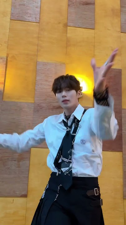 Fandom-recommended wallpaper image of Kim Junseo (ALPHA DRIVE ONE)