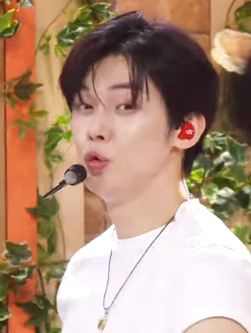 Recent activity shot of Yeonjun (TOMORROW X TOGETHER)
