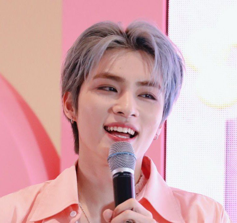 肖德俊 (WayV)的最新活动照片