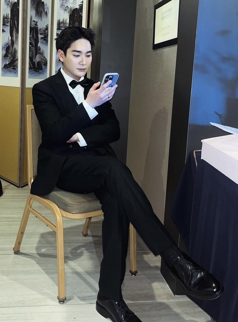 A moment captured by Aron's fan
