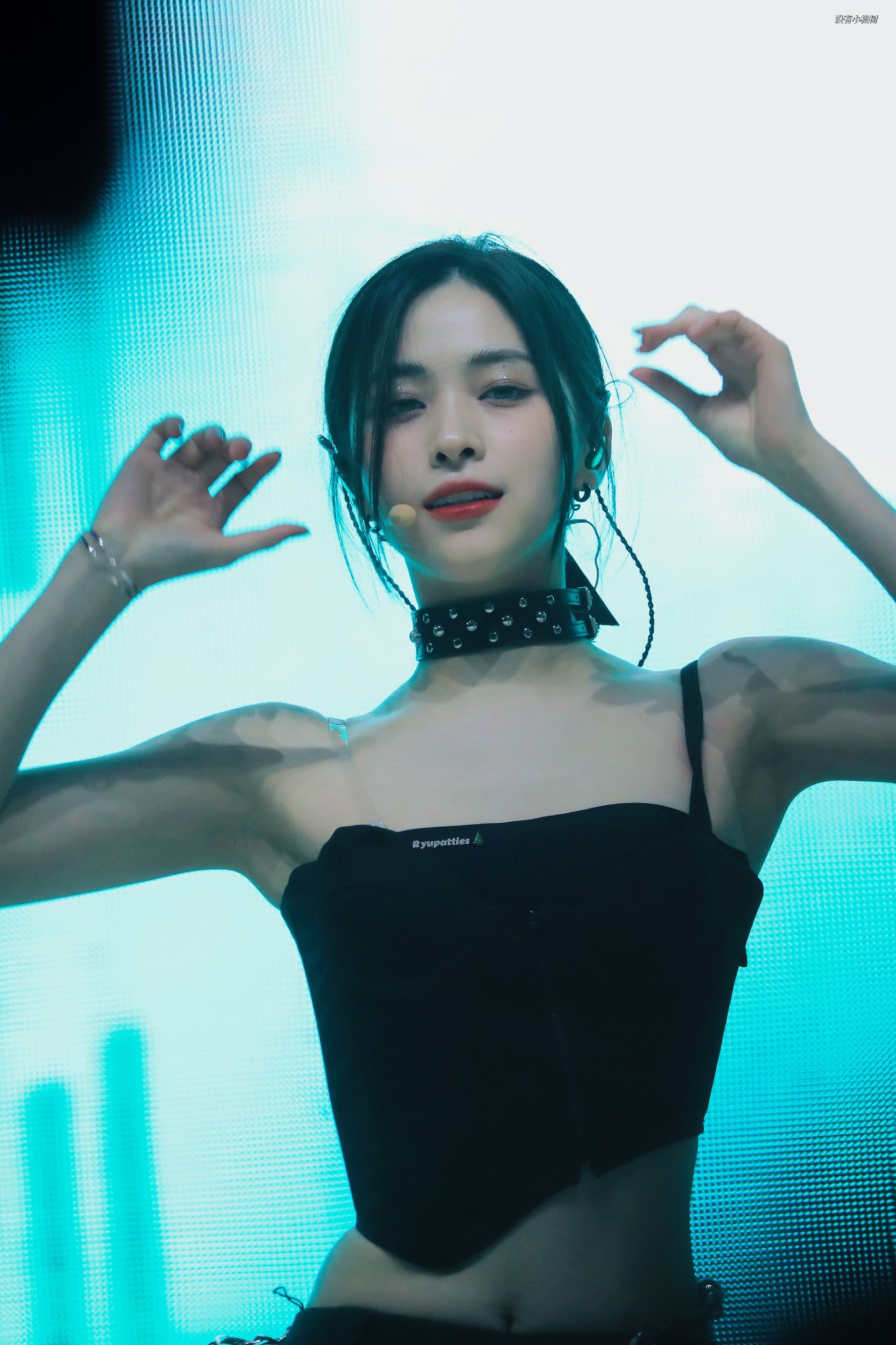 Behind-the-scenes cut of ITZY