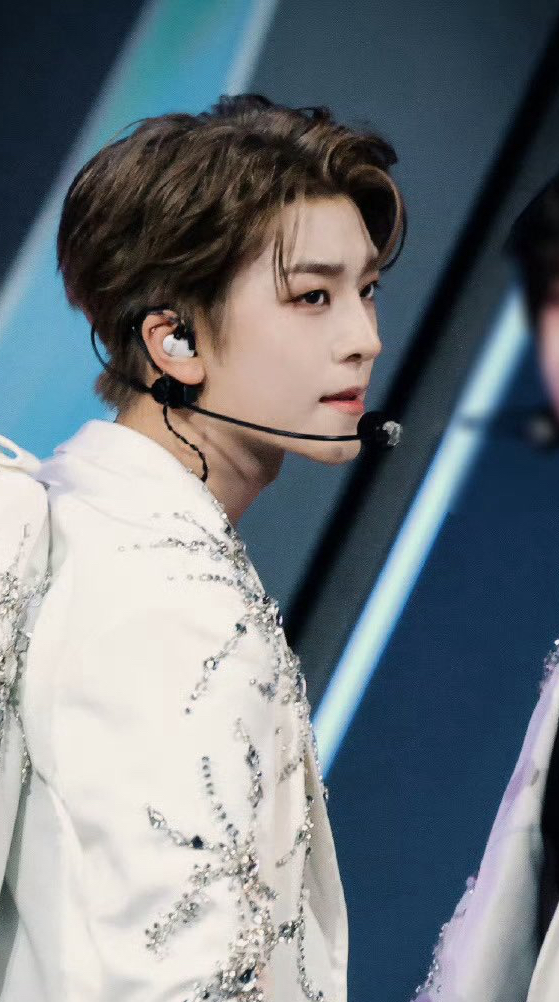 The most beloved wallpaper among He Xinlong (ALPHA DRIVE ONE)'s fans