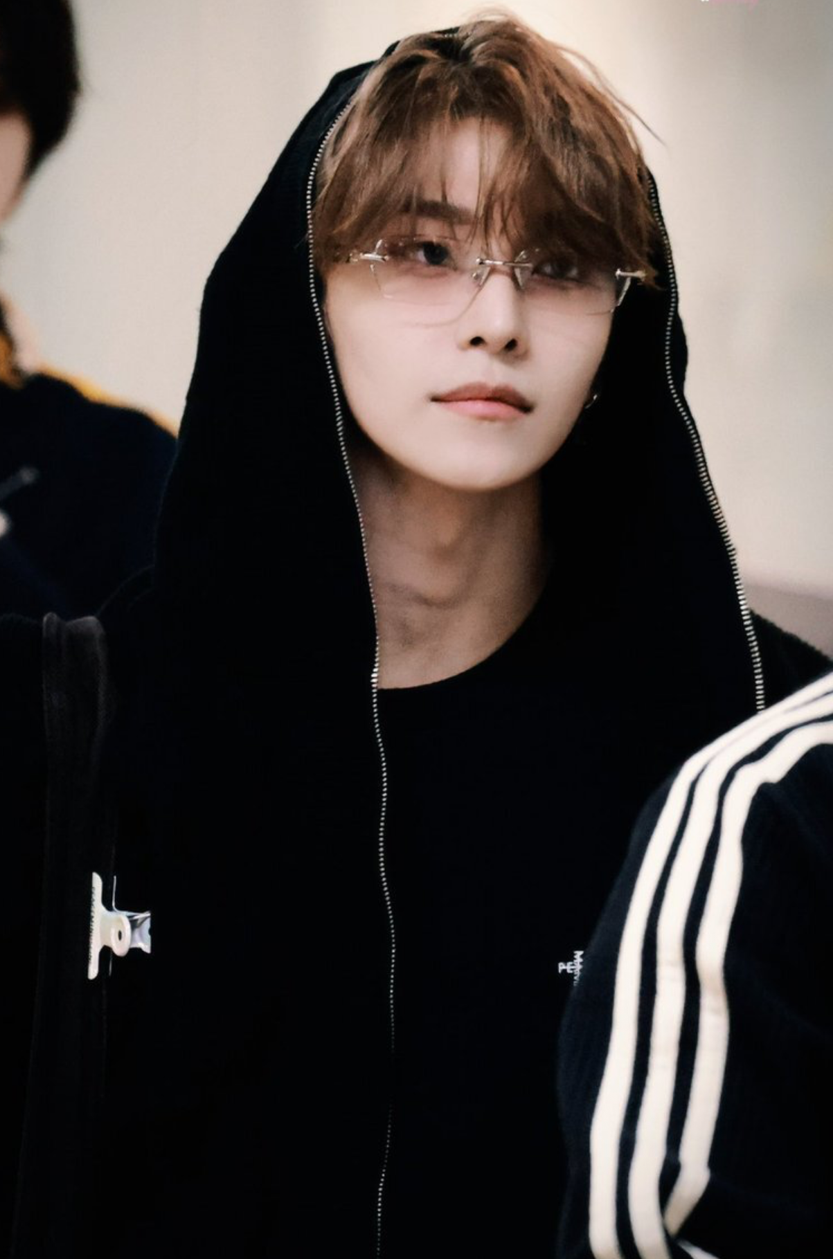 Behind-the-scenes cut of He Xinlong (ALPHA DRIVE ONE)