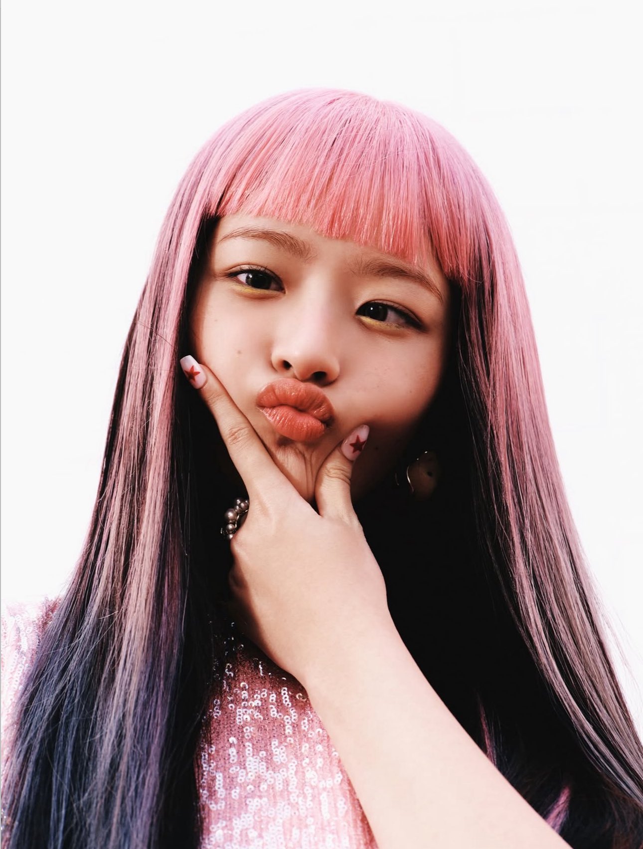 Recent activity shot of Rei (IVE)