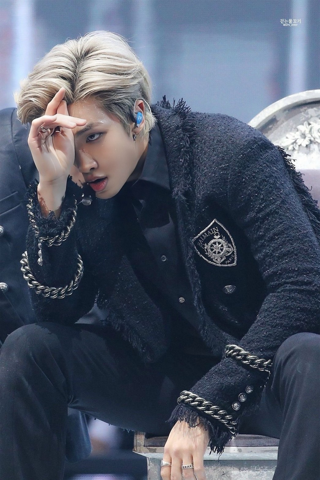 Foto aktivitas terbaru RM (BTS)