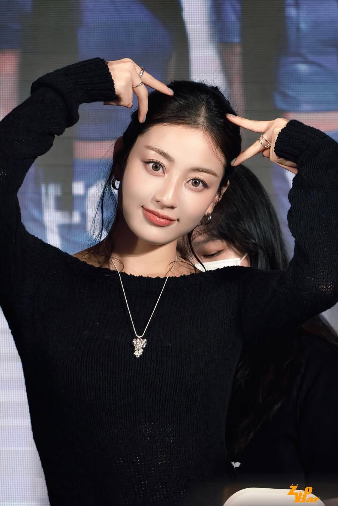 지효 (TWICE) 최근 활동샷