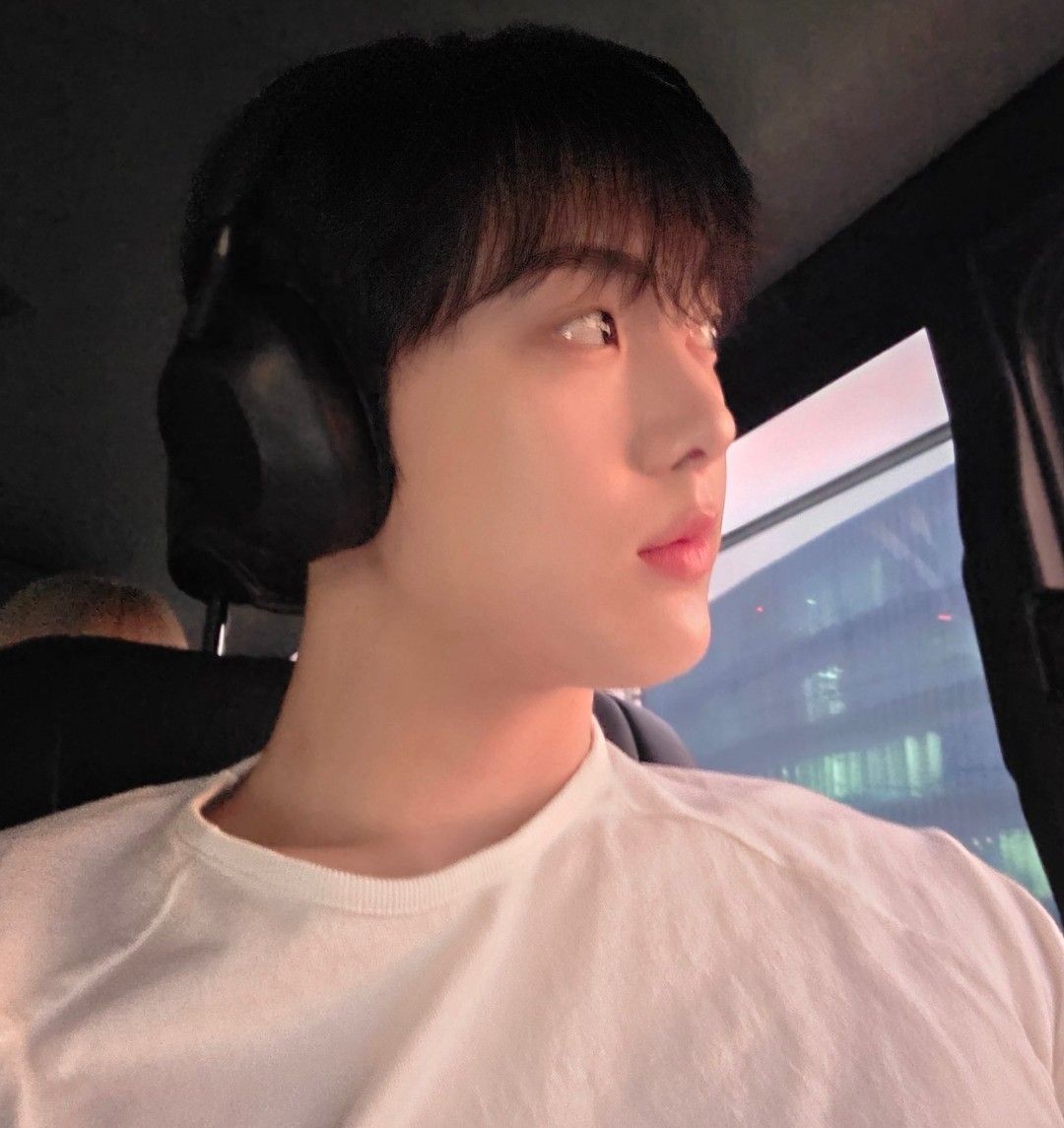 A moment captured by Sanha (ASTRO)'s fan